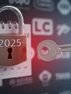 Digital lock and key over 2025 calendar, representing new free trial policy updates and consumer access to premium services.